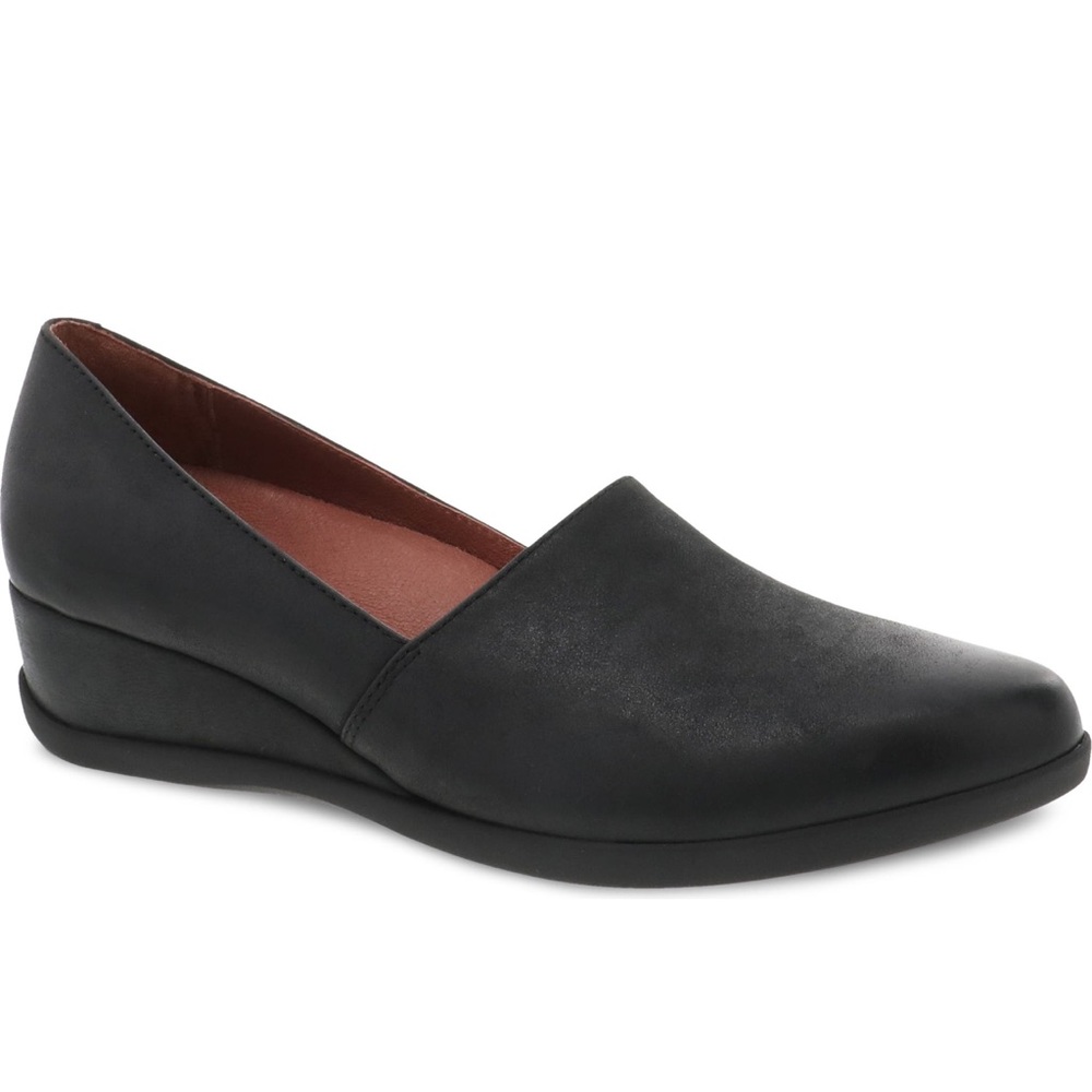 New in Box never worn size 7 (37)